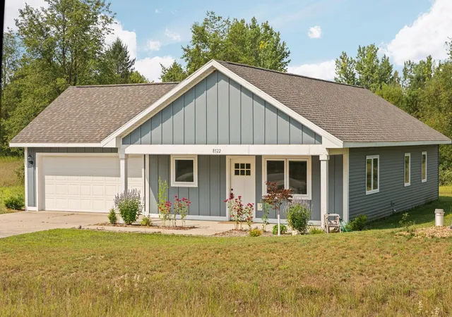 1st image of 8522 Olivia Dr, Maple City, MI 49664 | MLS# 78080072376