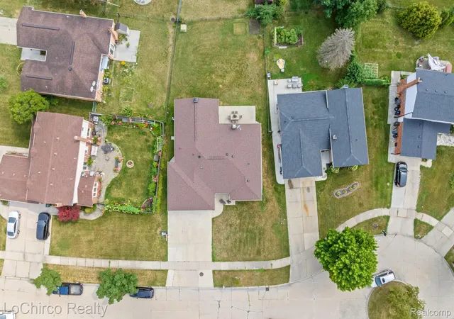 Photo 4 of Single family home for sale at 38134 Chatham Ct, Sterling Heights, MI 48310 | MLS# 20261064796 | Listing updated on 2026-09-14