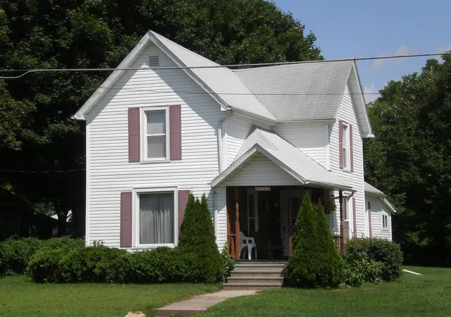 Photo 1 of Sale Pending at 252 Marshall St, Coldwater, MI 49036 | MLS# 62026042838 | Listing updated on 2026-09-14