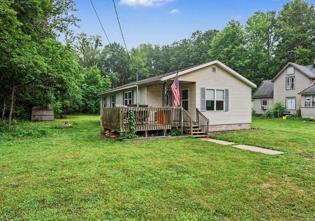 1st image of 221 Lowe St, Allegan, MI 49010 | MLS# 65026042849