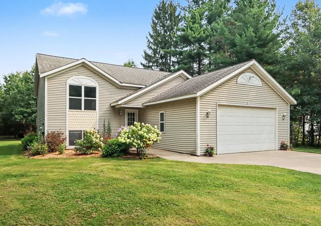 Photo 3 of Single family home for sale at 4183 Monroe Rd, Allegan, MI 49010 | MLS# 66026042844 | Listing updated on 2026-09-11