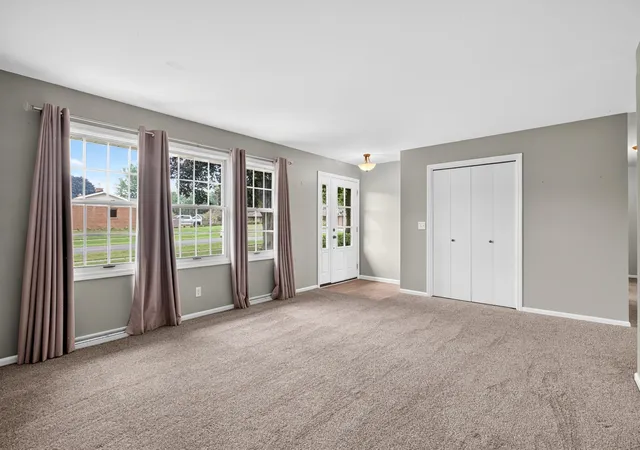 Photo 3 of Single family home for sale at 1553 Kipling Ct, Saint Joseph, MI 49085 | MLS# 69026042853 | Listing updated on 2026-09-01
