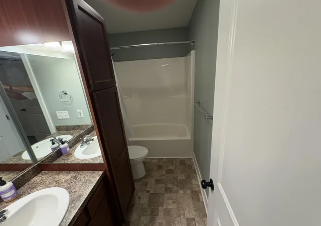 4th image of 4207 Sand Vly Dr NE, Rockford, MI 49341