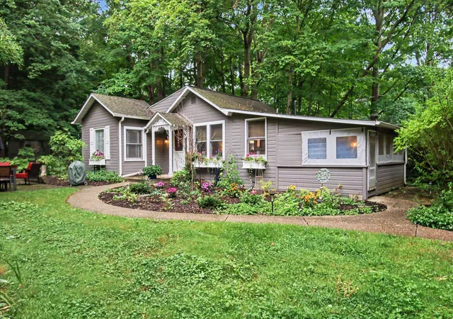 Photo 2 of Single family home for sale at 963 Allegan St, Saugatuck, MI 49453 | MLS# 66026042843 | Listing updated on 2026-09-11