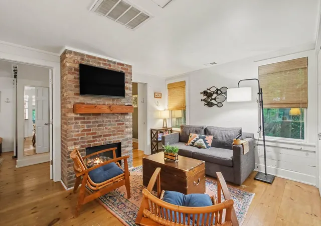 Photo 3 of Single family home for sale at 963 Allegan St, Saugatuck, MI 49453 | MLS# 66026042843 | Listing updated on 2026-09-11