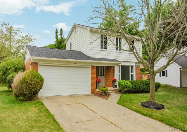 Photo 1 of Single family home for sale at 30190 Northgate Dr, Southfield, MI 48076 | MLS# 20261064806 | Listing updated on 2026-08-30