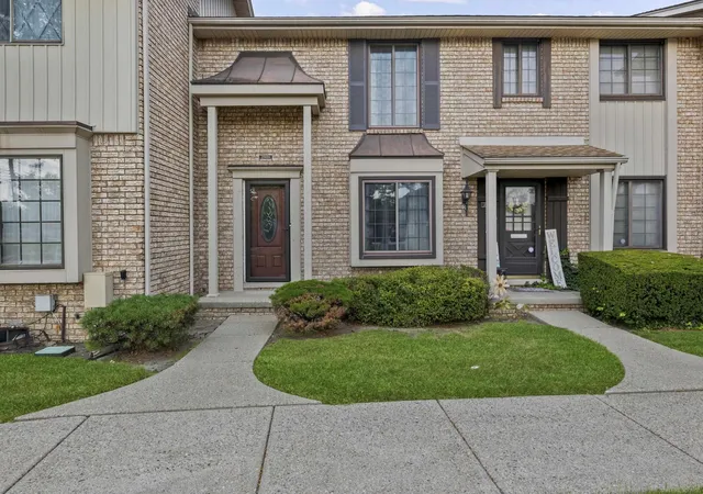 Photo 2 of Condo for sale at 29011 Scarborough Dr, Warren, MI 48088 | MLS# 58050218588 | Listing updated on 2026-08-28