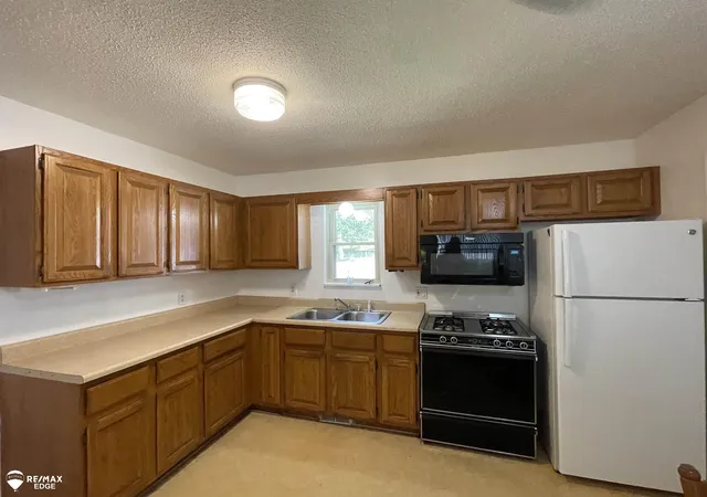 Photo 3 of Single family home for sale at 1961 N Ogemaw Trl, West Branch, MI 48661 | MLS# 5050218590 | Listing updated on 2026-08-14