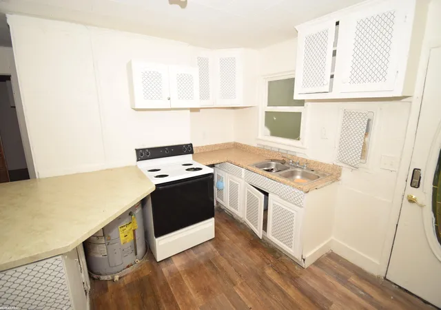 Photo 3 of Multi family home for sale at 20180 Sherwood Rd, Belleville, MI 48111 | MLS# 58050218591 | Listing updated on 2026-08-14