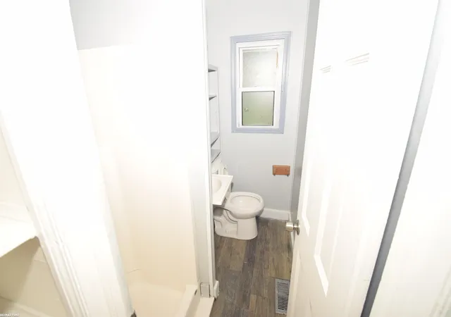 Listing Photo 4 - Condo for sale in building located at 20150 Sherwood Rd, Belleville, MI 48111