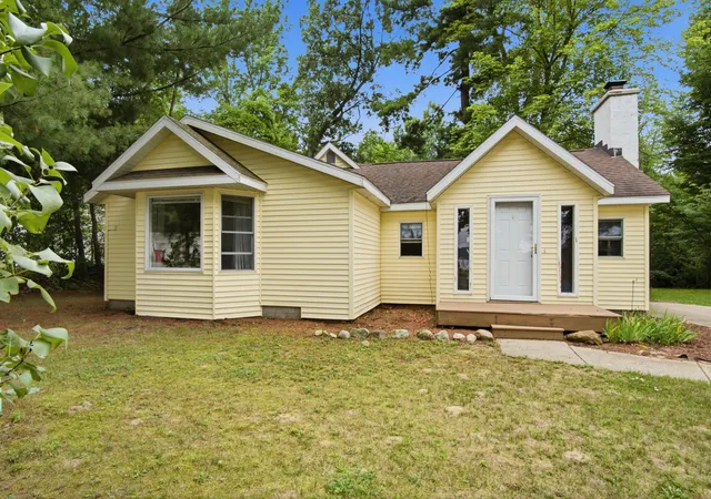 1st image of 1508 E Hess Lake Dr, Grant, MI 49327 | MLS# 72026042866
