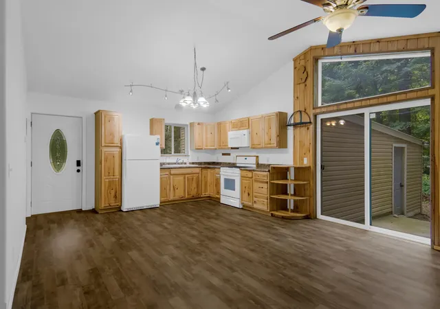 Photo 3 of Single family home for sale at 880 Cedar Trl, Interlochen, MI 49643 | MLS# 78080072378 | Listing updated on 2026-09-11