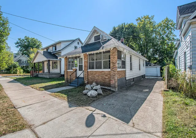 Photo 2 of Single family home for sale at 448 Spencer St Ne, Grand Rapids, MI 49505 | MLS# 65026042881 | Listing updated on 2026-09-16
