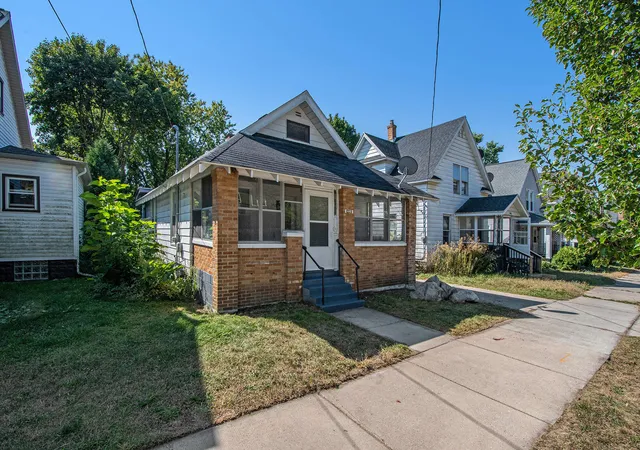 Photo 3 of Single family home for sale at 448 Spencer St Ne, Grand Rapids, MI 49505 | MLS# 65026042881 | Listing updated on 2026-09-16