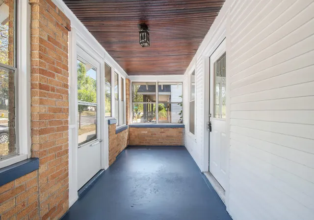 Photo 4 of Single family home for sale at 448 Spencer St NE, Grand Rapids, MI 49505 | MLS# 65026042881 | Listing updated on 2026-09-16