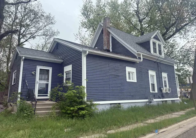 Photo 2 of Single family home for sale at 598 S Main St, Adrian City Lenawee, MI 49221 | MLS# 81026042870 | Listing updated on 2026-08-14
