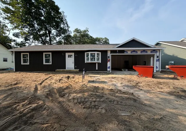 Photo 1 of Single family home for sale at 377 E Forest Ave, Muskegon, MI 49442 | MLS# 71026042873 | Listing updated on 2026-08-14