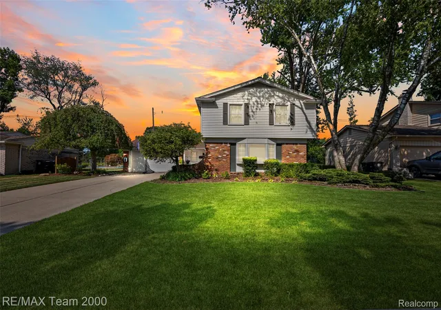 Photo 1 of Sale Pending at 15785 Edgewood St, Livonia, MI 48154 | MLS# 20261064841 | Listing updated on 2026-09-05
