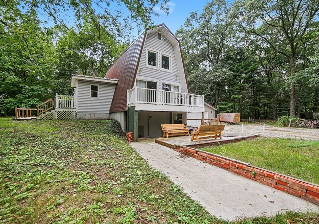 Photo 2 of Single family home for sale at 6859 Clover Rd, Twin Lake, MI 49457 | MLS# 67026042884 | Listing updated on 2026-09-08