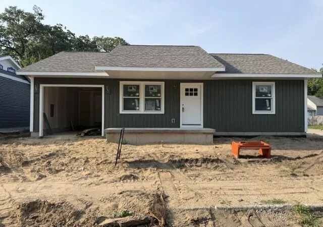 Photo 1 of Single family home for sale at 367 E Forest Ave, Muskegon, MI 49442 | MLS# 71026042892 | Listing updated on 2026-08-14