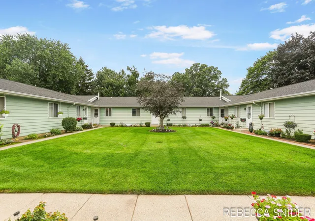 2nd image of 5692 Leisure S Dr Se, Grand Rapids, MI 49548 | MLS# 65026042883