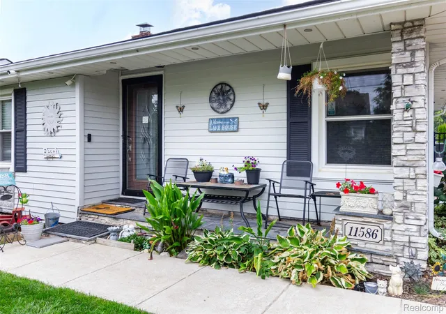 Photo 3 of Single family home for sale at 11586 Norway Dr, Hartland, MI 48353 | MLS# 20261064847 | Listing updated on 2026-09-03