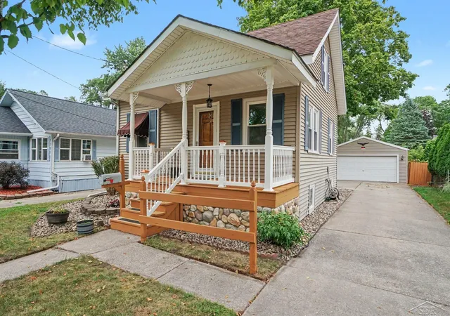 Photo 1 of Sale Pending at 2412 N Charles St, Saginaw, MI 48602 | MLS# 61050218610 | Listing updated on 2026-08-18