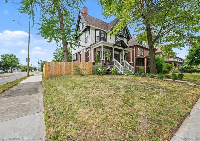 Photo 2 of Single family home for sale at 605 Atkinson St, Detroit, MI 48202 | MLS# 20261064850 | Listing updated on 2026-09-15