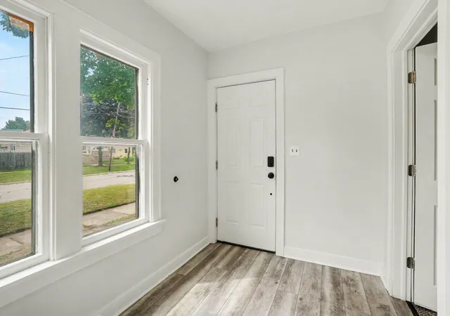 Listing Photo 5 - Condo for sale in building located at 2224 Denmark St, Muskegon, MI 49441