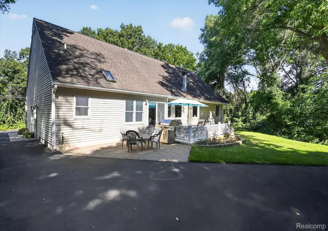 4th image of 1917 S Milford Rd, Milford, MI 48381 | MLS# 20261064862