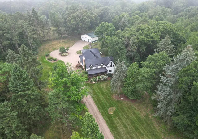 Single family home for sale at 13138 White Lake Rd, Fenton, MI 48430 | MLS# 5050218622