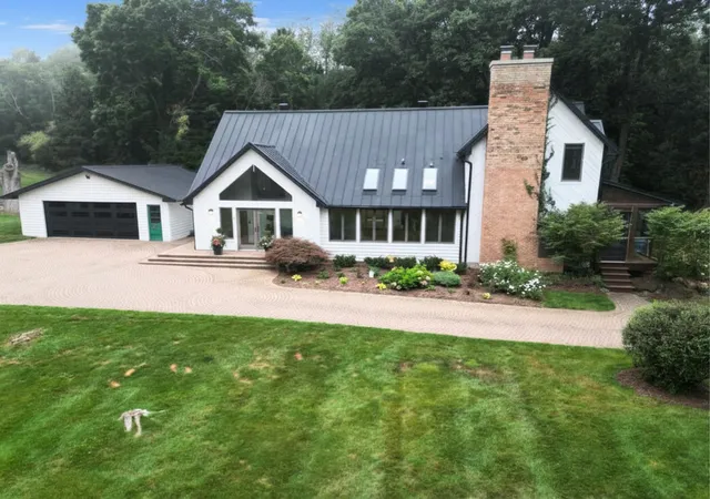 Photo 3 of Single family home for sale at 13138 White Lake Rd, Fenton, MI 48430 | MLS# 5050218622 | Listing updated on 2026-09-24