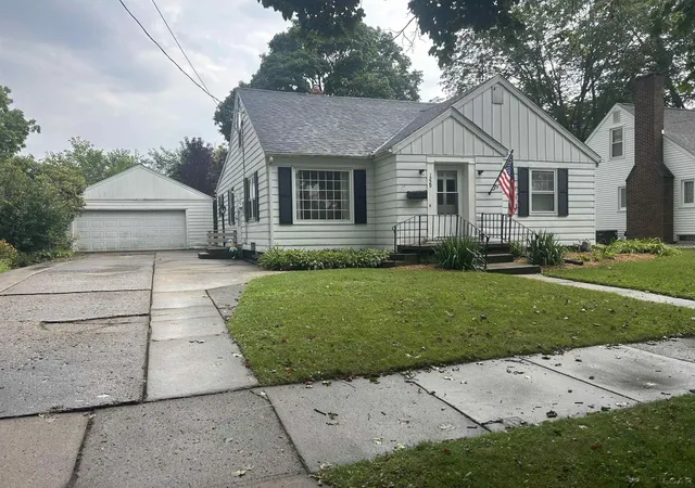 Photo 1 of Single family home for sale at 1229 University Ave, Adrian, MI 49221 | MLS# 56050218625 | Listing updated on 2026-08-14