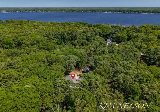 Photo 3 of Single family home for sale at 7211 Mcfall Cir, Montague, MI 49437 | MLS# 71026042922 | Listing updated on 2026-08-25