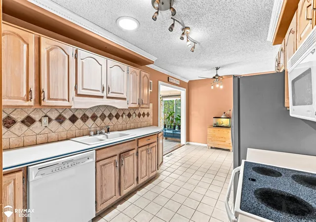 Photo 3 of Single family home for sale at 7353 E Maple Ave, Grand Blanc, MI 48439 | MLS# 5050218628 | Listing updated on 2026-09-28