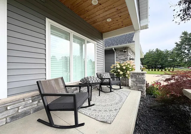 Photo 3 of Single family home for sale at 1860 S Beyer Rd, Saginaw, MI 48601 | MLS# 5050218629 | Listing updated on 2026-08-20