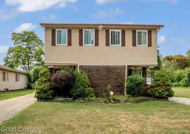 Photo 1 of Multi family home for sale at 27065 Dowland St, Warren, MI 48092 | MLS# 20261064876 | Listing updated on 2026-08-24
