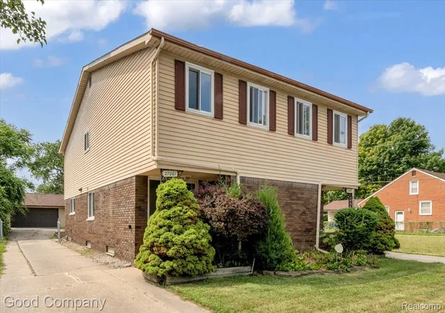 Photo 3 of Multi family home for sale at 27065 Dowland St, Warren, MI 48092 | MLS# 20261064876 | Listing updated on 2026-08-24