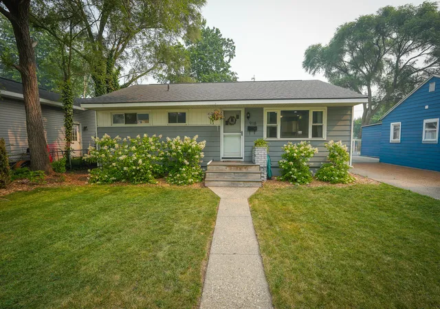 Photo 1 of Sale Pending at 918 Post Rd, Muskegon, MI 49441 | MLS# 71026042923 | Listing updated on 2026-09-08