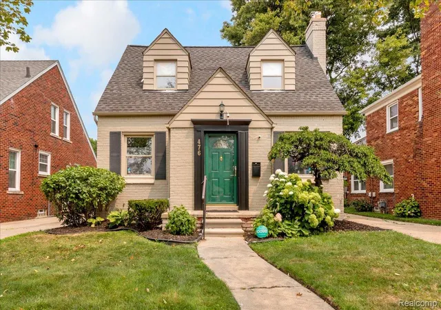 Photo 2 of Single family home for sale at 476 Touraine Rd, Grosse Pointe Farms, MI 48236 | MLS# 20261064886 | Listing updated on 2026-08-29