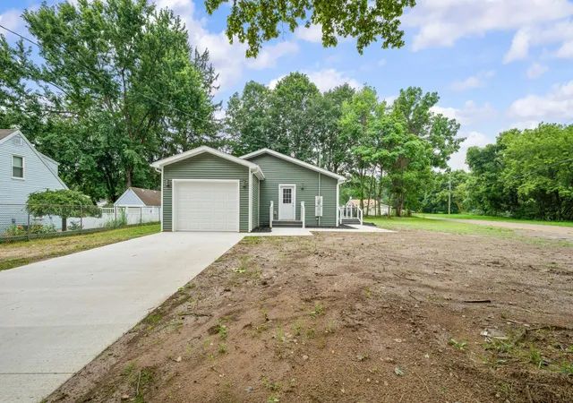 Photo 4 of Single family home for sale at 584 1st Court, Niles, MI 49120 | MLS# 69026042933 | Listing updated on 2026-09-17