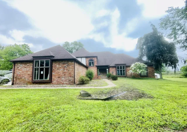 1st image of 4635 S Jackson Rd, Jackson, MI 49201 | MLS# 55026042947