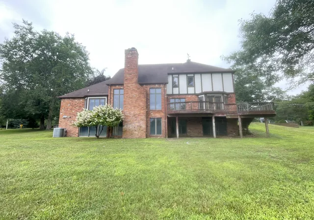 3rd image of 4635 S Jackson Rd, Jackson, MI 49201 | MLS# 55026042947