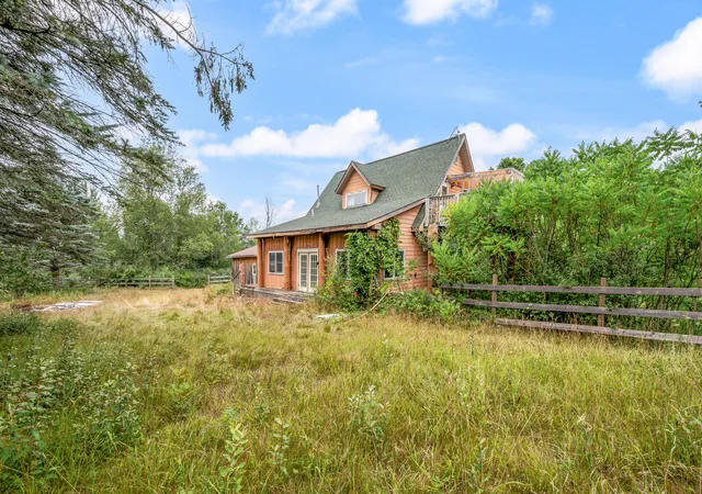 Photo 4 of Single family home for sale at 6373 19 Mile Rd, Barryton, MI 49305 | MLS# 72026042961 | Listing updated on 2026-09-14