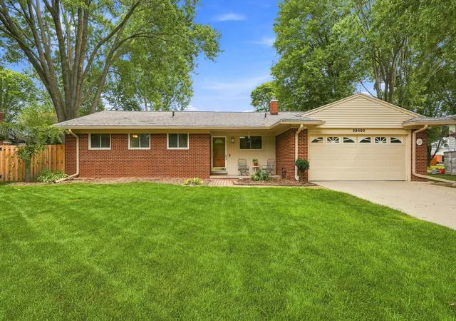 Photo 2 of Single family home for sale at 32460 Dunford St, Farmington Hills, MI 48334 | MLS# 81026042969 | Listing updated on 2026-09-01