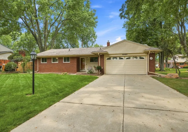 Photo 3 of Single family home for sale at 32460 Dunford St, Farmington Hills, MI 48334 | MLS# 81026042969 | Listing updated on 2026-09-01