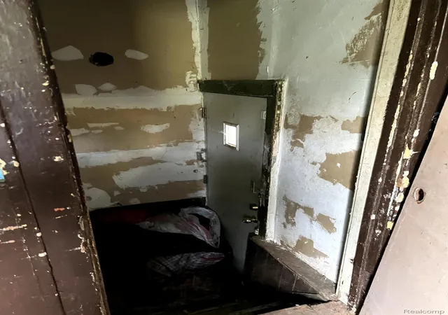 Photo 3 of Single family home for sale at 3850 Newport St, Detroit, MI 48215 | MLS# 20261064928 | Listing updated on 2026-09-09