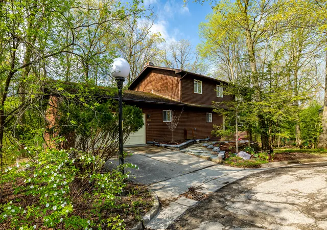 Photo 1 of Single family home for sale at 3949 Waldenwood Dr, Ann Arbor, MI 48105 | MLS# 81026042976 | Listing updated on 2026-09-16