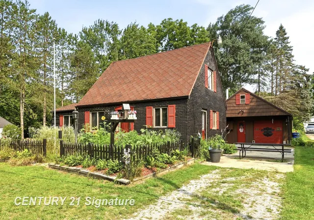 1st image of 3865 King Rd, Saginaw, MI 48601 | MLS# 61050218654