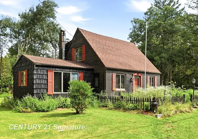 2nd image of 3865 King Rd, Saginaw, MI 48601 | MLS# 61050218654